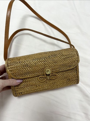 Handmade shoulder bag made in Vietnam