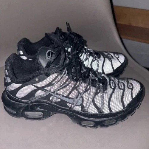 Nike Air Max Utility sneakers used, black metallic platinum reflective, size 39