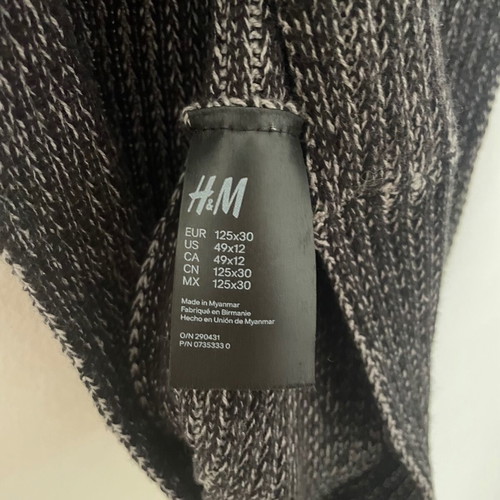 H&M Scarf like new, black 125x30 cm