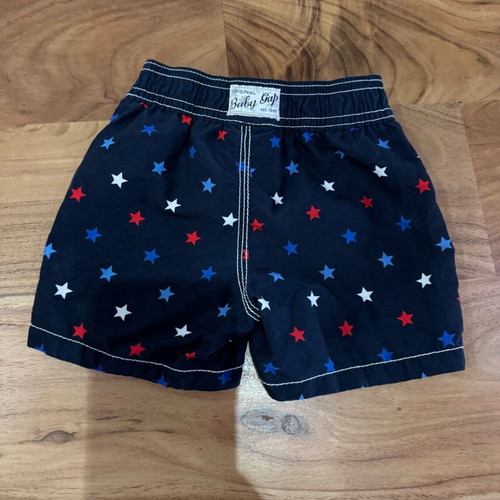Baby gap shorts like new for 6 months