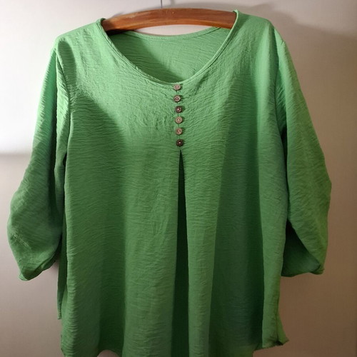 T-shirt new, size XXL, bright green color