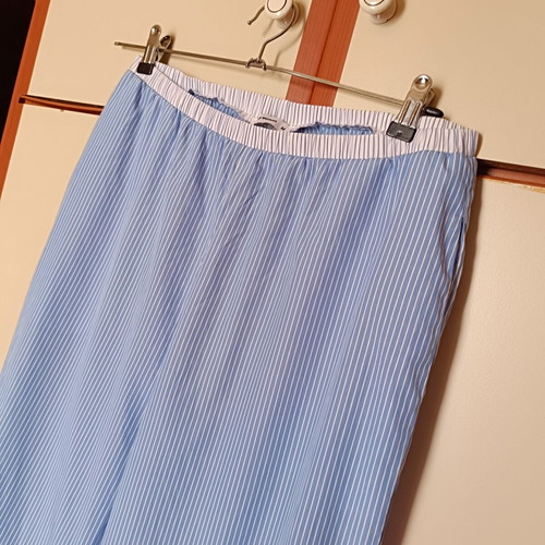 Pink Woman airy pants size M, like new, white and blue