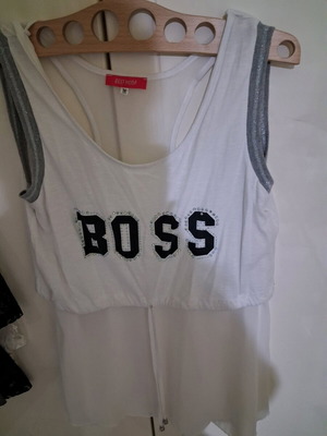 Tshirt like new, size M 38 10, black and white