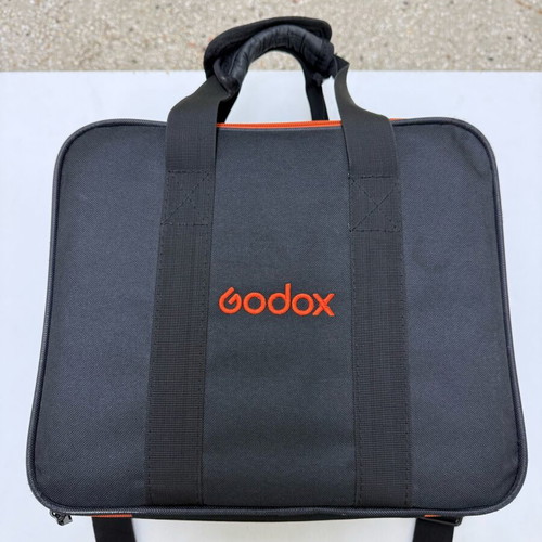 Godox Litemons 150bi with softbox 90QR like new