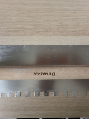 Benman 70943 Inox οδοντωτή σπάτουλα πλακιδίων 480x130mm, δόντια 12x12mm