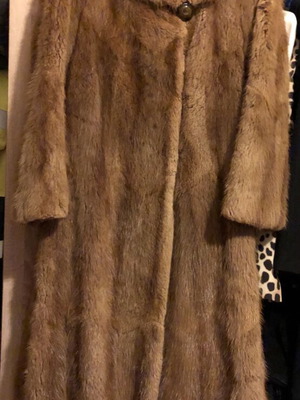 Genuine brown fur coat new, size L / 40 / 12