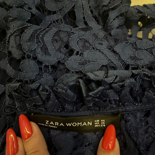 Zara woman mini dress in blue guipure lace, like new, XS