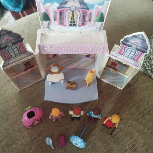 Playmobil Palace Playbox like new with furniture and figures