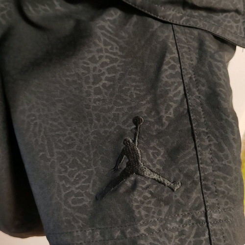 Jordan golf cargo shorts like new, size 3XL, black