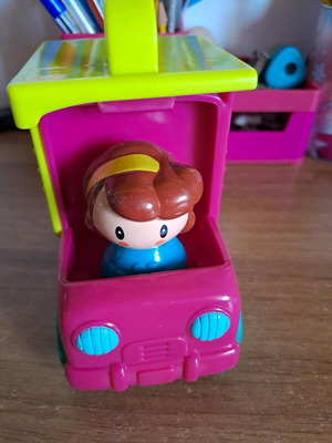 Играчка кола Playskool с фигурка употребявана