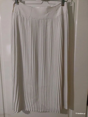 White skirt with 1.5 cm pleats, handmade, size M