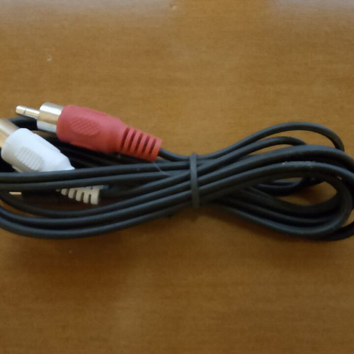 RCA to mini-jack cable used for connecting computer or mobile to amplifier