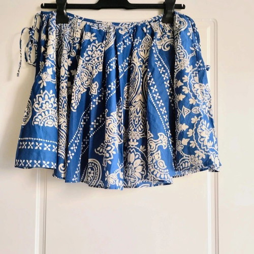 H&M mini skirt paisley boho circle skirt new, size L, blue and white