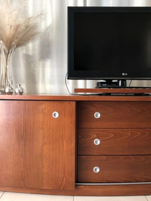 Living room unit like new with rotating TV stand