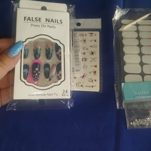 Press on Nails manicure care set with nail art accessories