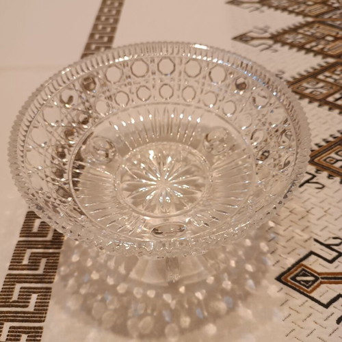 Glass vintage fondue bowl like new with embossed designs