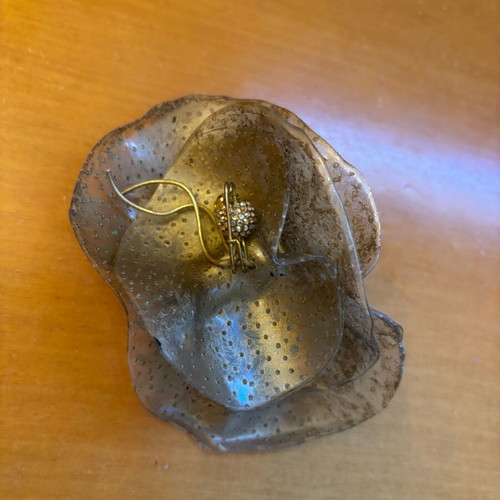 Plastic Pin gold color like new