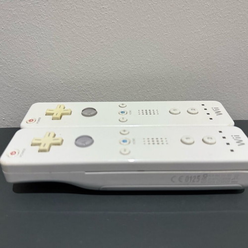 Nintendo Wii controllers white like new