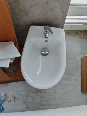 Roca Victoria bidet used with faucet