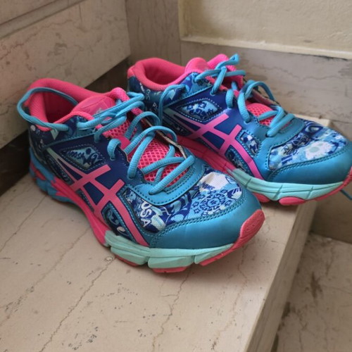 Asics women's shoes size 37.5 used, colorful sports