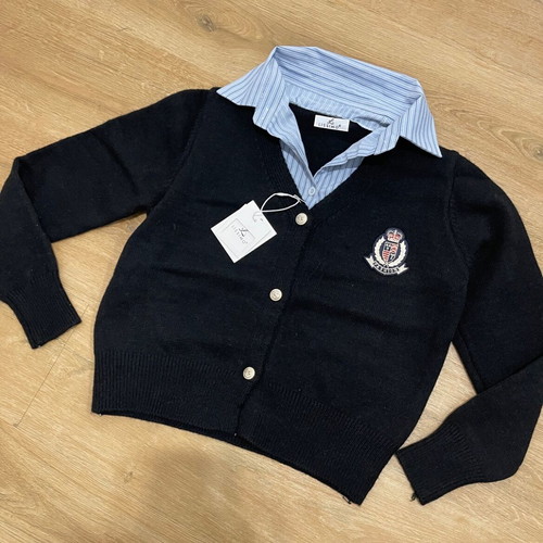 Sweater brand new, one size, black