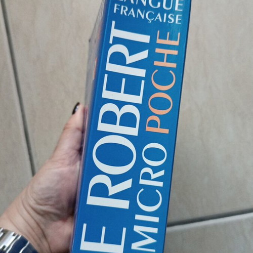 Le Robert Micro Poche French Dictionary like new