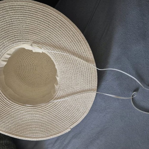 Beach hat new, beige
