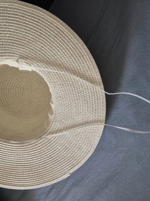 Beach hat new, beige