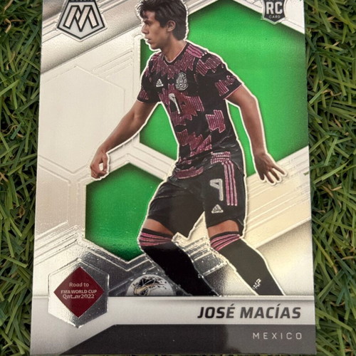 2021-22 Panini Mosaic FIFA Road to The World Cup Jose Macias Rookie Card