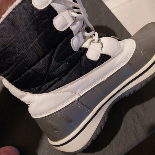 Pepperts snow boots used for girls size 35 white and blue