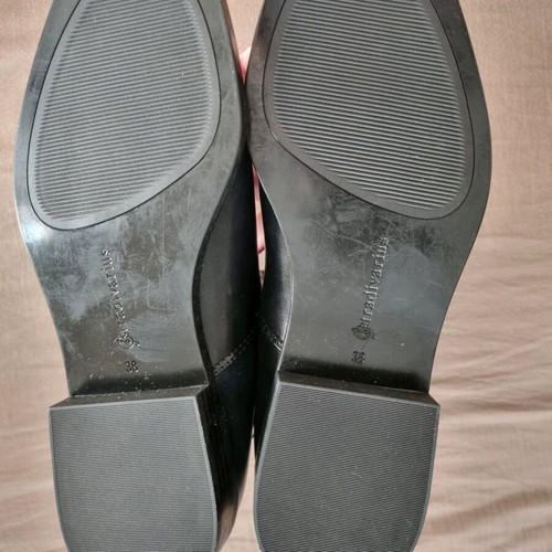 Stradivarius black Chelsea boots new with tags, size 38