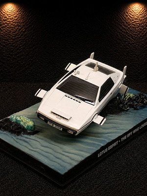 Lotus Esprit Submarine 1:43 The Spy Who Loved Me James Bond collectible