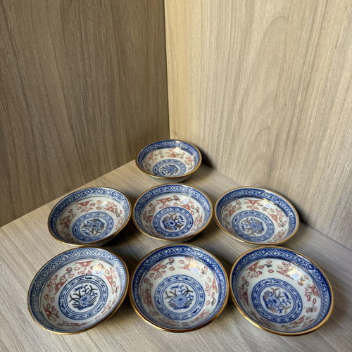 Mini porcelain sauce dishes with rice grain technique, set of 7
