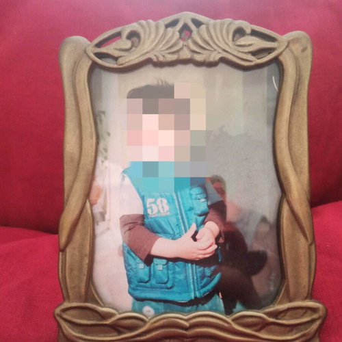 Bronze romantic photo frame with blue velvet backing 16x11.5 cm