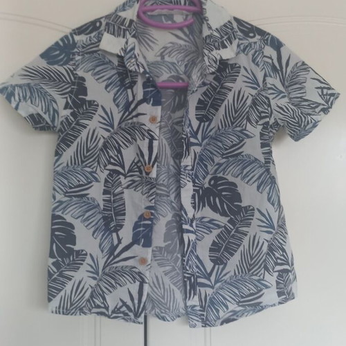 Boys' shirt H&M blue leaves like new, size 104-110 cm, age 3-4
