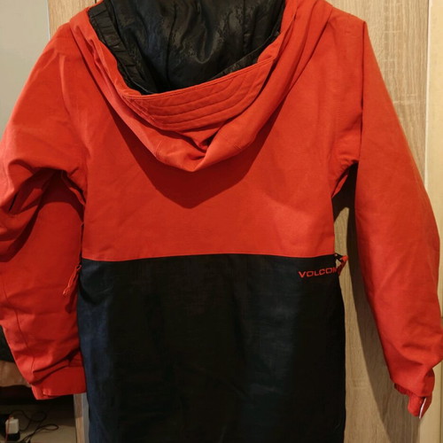 Volcom kids ski jacket used, waterproof, size medium