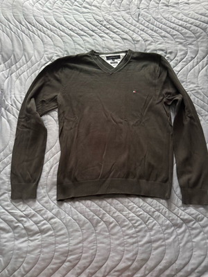 Tommy Hilfiger sweater black size large like new