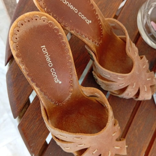 Leather Tampa sandals with wooden platform, like new, size 37