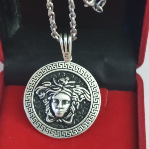Silver 925 Medusa Necklace like new