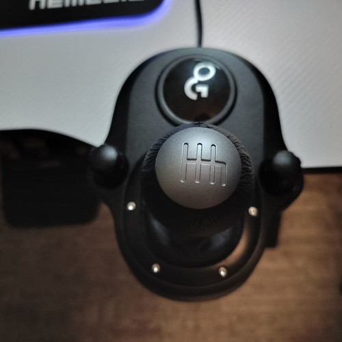 Logitech G29 Racing Wheel like new with shifter for PC PS4 PS5