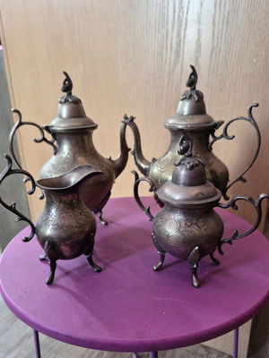 Vintage Victorian era tea set like new, 4 pieces