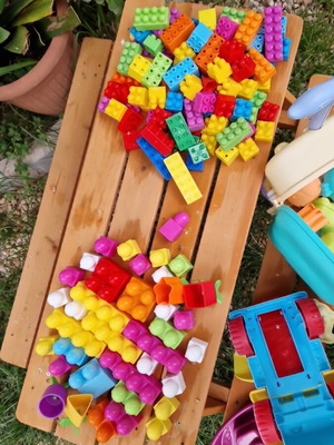 Bilbo building blocks used, large and medium with bag