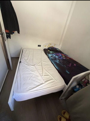 Children's beds with pull-out second beds, like new