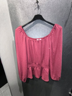 Peplum Top Lauren Conrad Bordeaux new with silver glitter