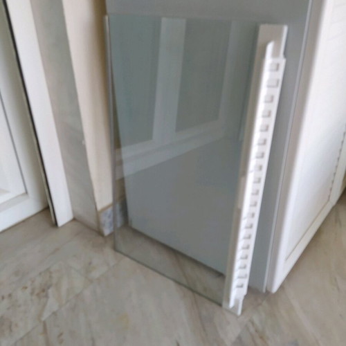 Simence KG39NAOO glass shelves for refrigerator like new