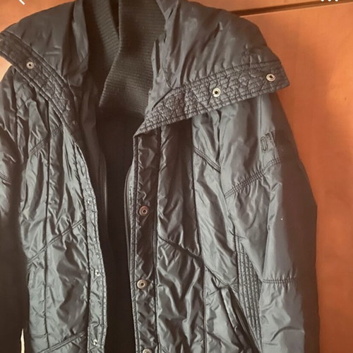 O'neill warm black jacket like new with zippered pockets