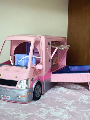 Barbie Hot Tub Party Bus 2006 used with working lights and sounds