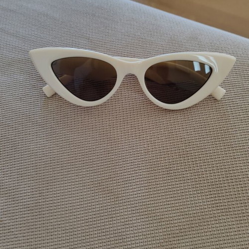 Le Specs Hypnosis Ivory Cat Eye Sunglasses new, white/cream