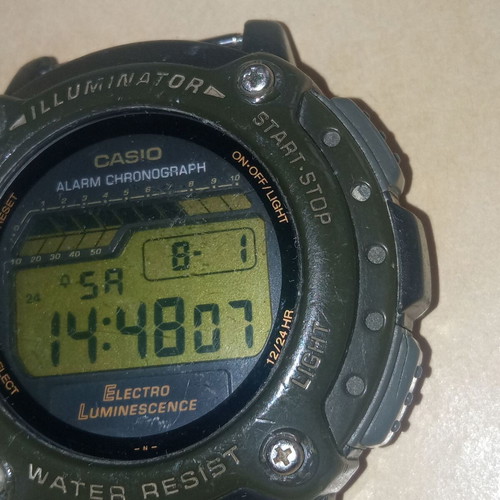 Casio DW-285 watch used, good condition
