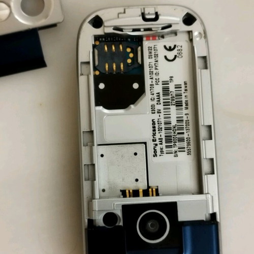 Sony Ericsson mobile phone used, without battery for parts